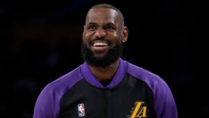 Los-Angeles-Lakers-forward-LeBron-James-1.jpg